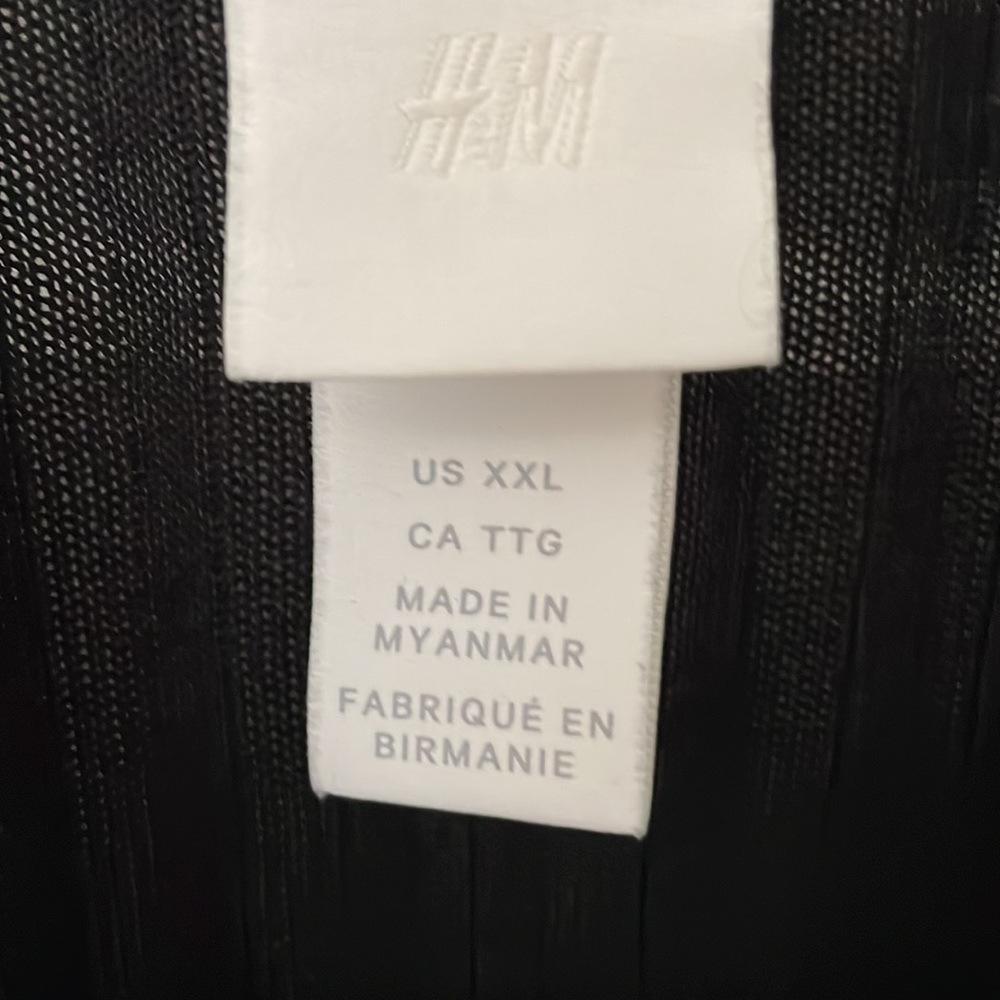 ๐ H&M Mock Turtleneck Tee - Picture 4 of 8